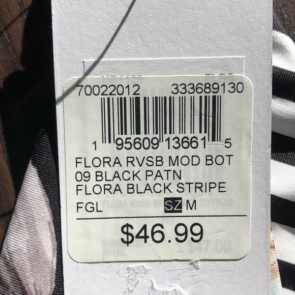 BNWT Hurley reversible bikini! - Picture 10 of 11